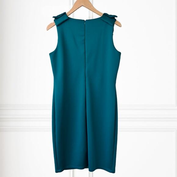 EN FOCUS Studio Bow Shoulder Sheath Cocktail Dress Size 10 in Emerald Green - Picture 7 of 9
